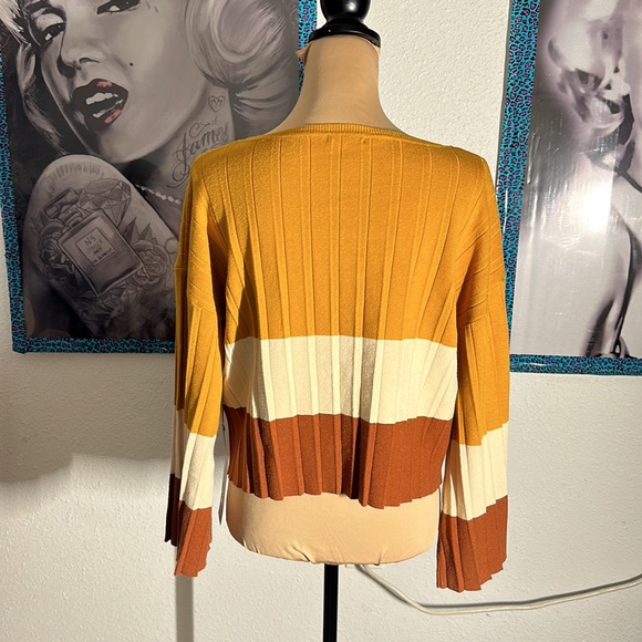 NWT Lumiere sweater - Picture 4 of 6
